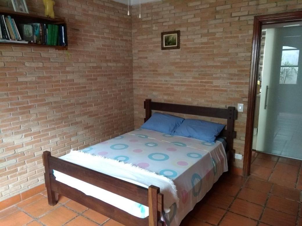 Pousada Casa Do Gustavo Гуаружа Экстерьер фото