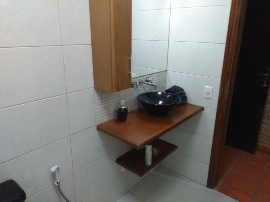 Pousada Casa Do Gustavo Гуаружа Экстерьер фото