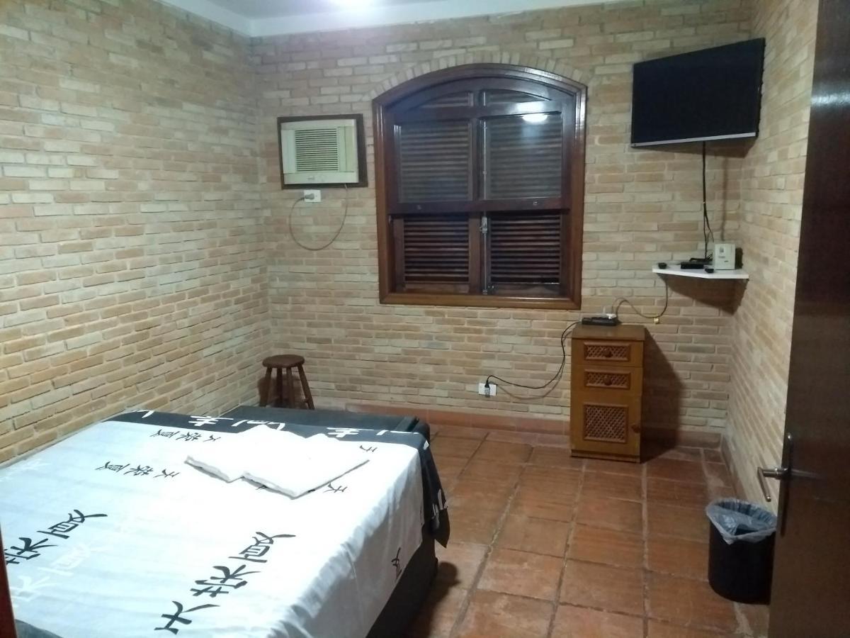 Pousada Casa Do Gustavo Гуаружа Экстерьер фото